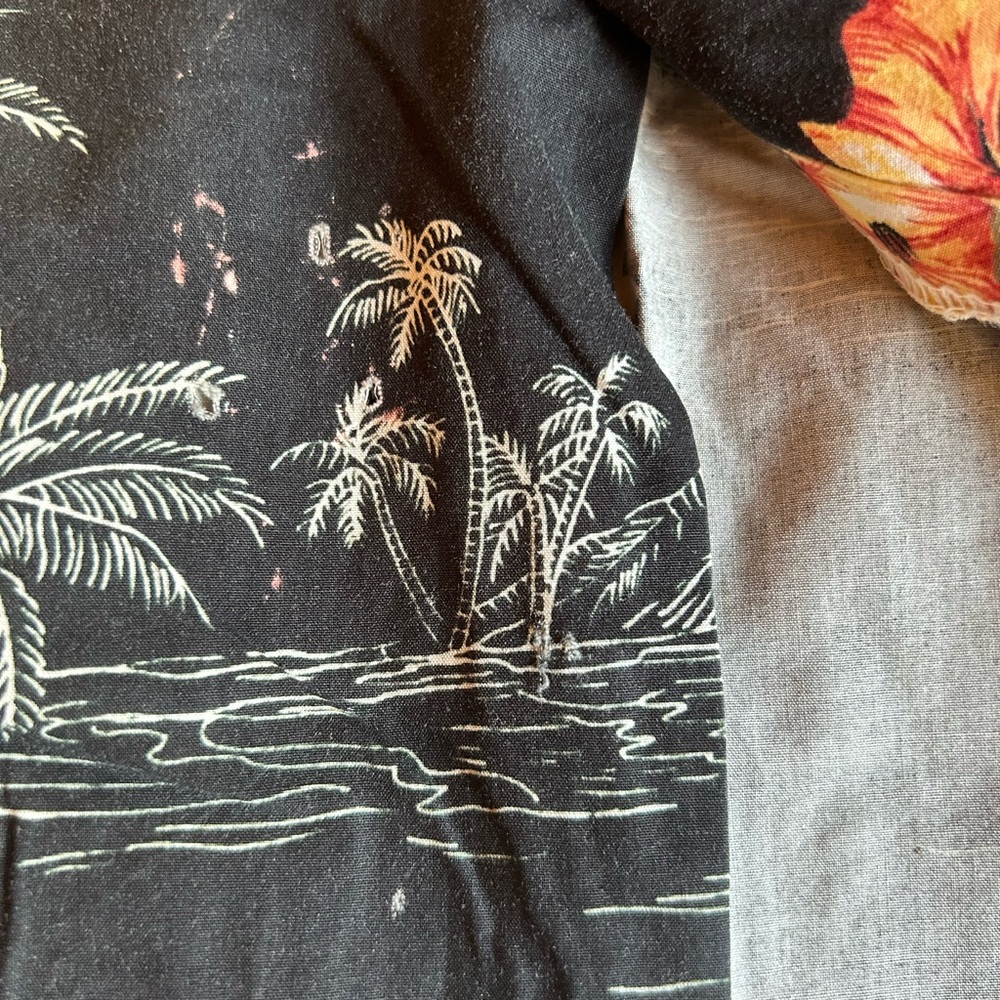 Vintage 70s/80s Black Hawaiian Button Down Shirt Size S - Picture 7 of 7